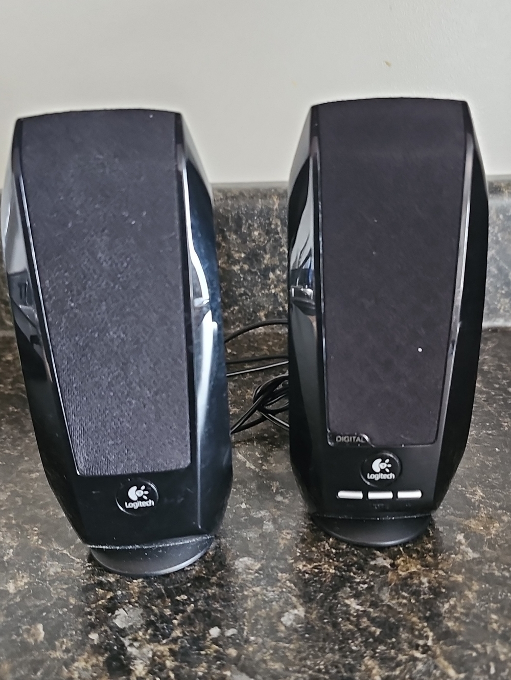 Logitech Black Desktop Speakers - Compact Stereo Pair